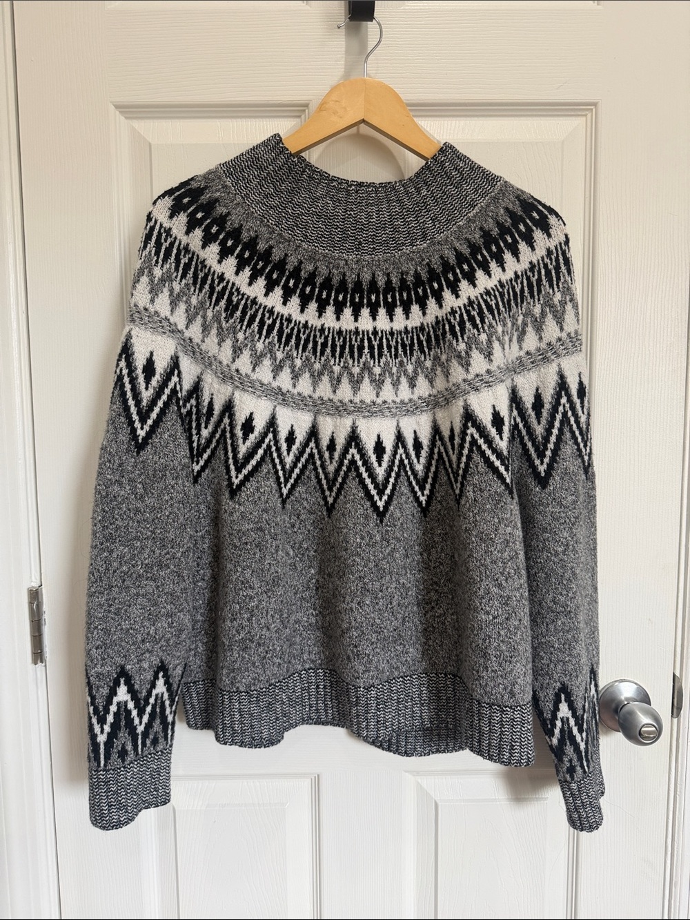 Old Navy Gray Black and White Fair Isle Turtleneck Sweater